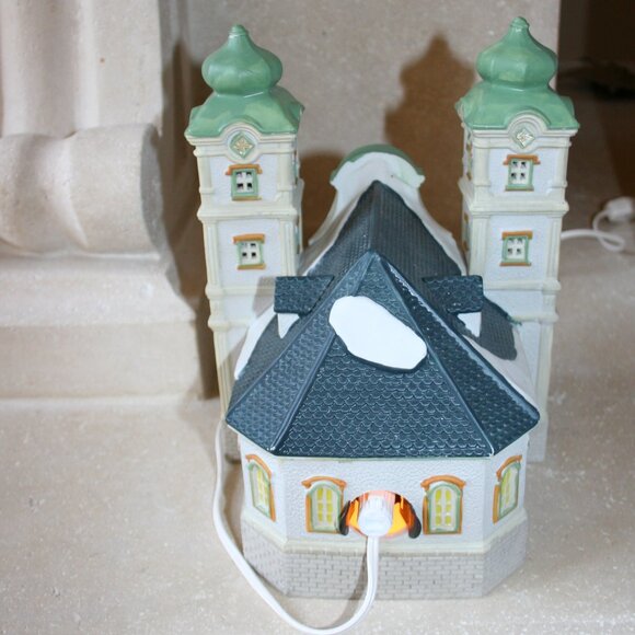 Christmas 1995 Lemax Dickensvale Porcelain Lighted House & Street Lamps - Picture 5 of 15